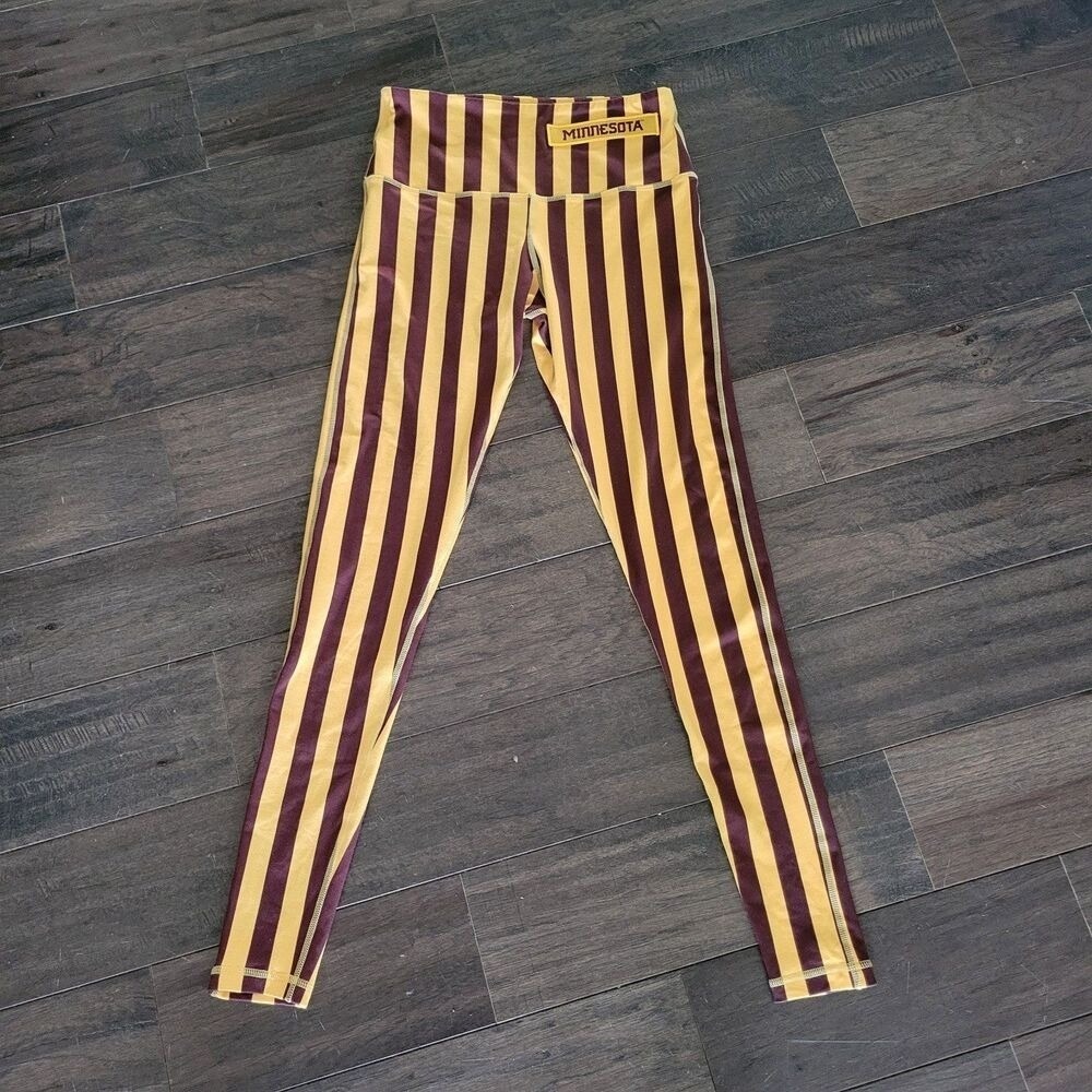NWT Minnesota Zoozatz size‎ Small leggings